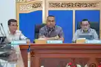sekda-ary-dan-bupa-eka-tnah-data.jpg