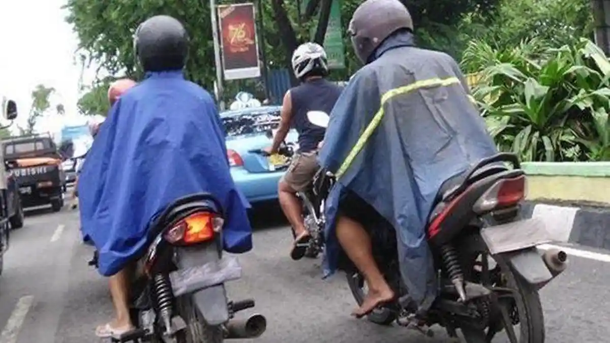 Polda Jateng Tegaskan Kabar Naik Motor Pakai Sandal Jepit Ditilang Tidak Benar