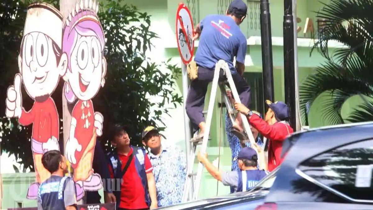 FOTO: Kendaraan Roda Tiga Dilarang Melintas di Jl Jend Sudirman Makassar - rid2_20171117_223447.jpg
