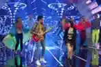 Aksi Panggung Vishal Singh dan Digangana Suryavanshi