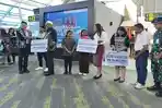 Penyerahan-bantuan-tanggung-jawab-sosial-lingkungan-oleh-Angkasa-Pura.jpg