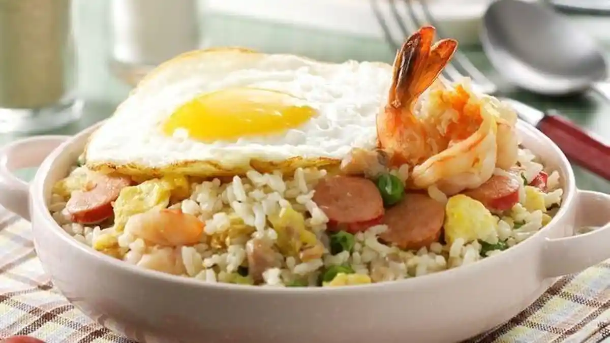 Resep Nasi Goreng Spesial, Menu Sarapan Simple dan Enak dengan Beragam Toping Lengkap