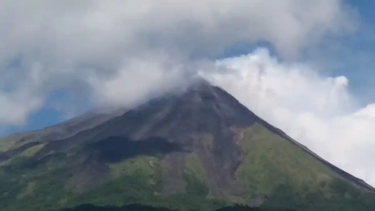 Masyarakat Masih Dilarang Beraktivitas Radius 2,5 Kilometer, Begini Status Gunung Api Karangetang