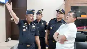 20251128_Direktur-Jenderal-Bea-dan-Cukai-Letjen-TNI-Purn-Djaka-Budhi-Utama_1.jpg