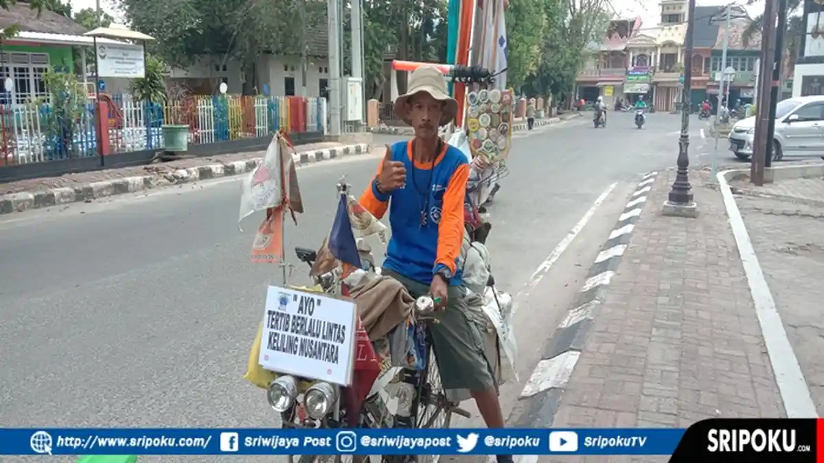 Pria Asal Lahat Bersepeda ke Raja Ampat, Yang Saya Bawa Cuma Buku