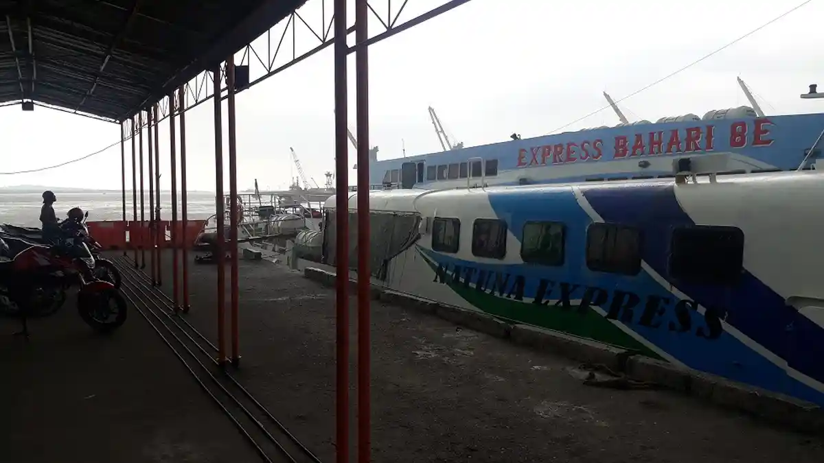 Selama Delapan Hari Tidak Ada Penyeberangan Kapal dari Gresik ke Pulau Bawean