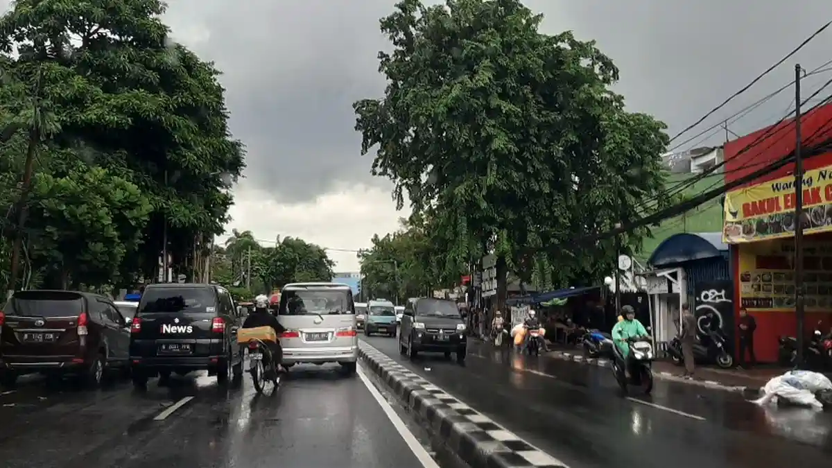 Markas FPI di Petamburan Dijaga Ketat Laskar Berbaju Loreng dan Putih