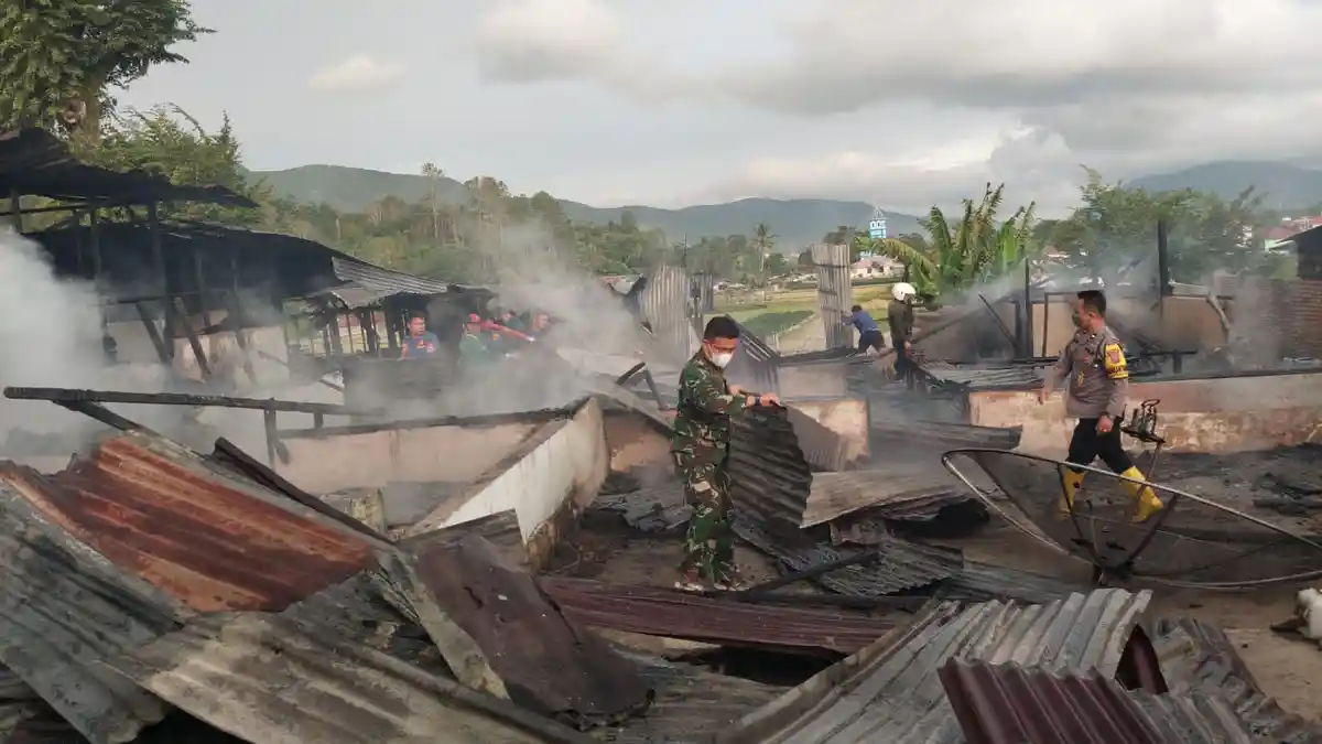 4 Rumah di Dekat Sumber Air Panas Tarutung Terbakar Rata dengan Tanah
