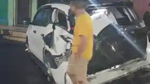KECELAKAAN-Kondisi-mobil-putih-yang-diduga.jpg