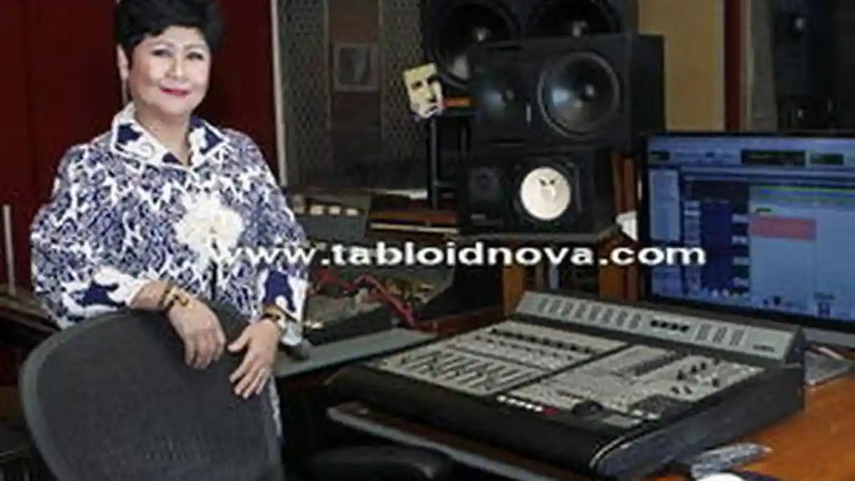 Mengenal Indrawati Widjaja, Membesarkan Musica Studio (1)