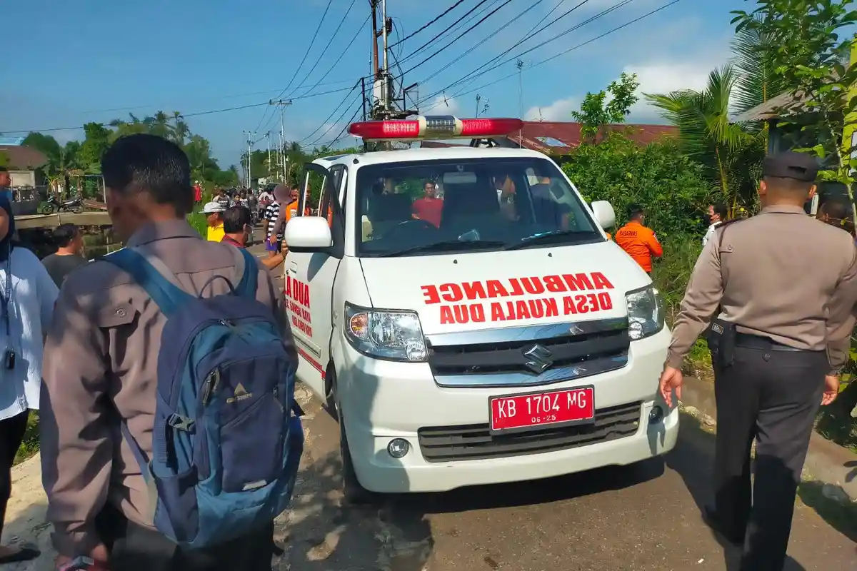 Mayat Pria Ditemukan Mengapung di Parit Keramat Hebohkan Warga Sekitar