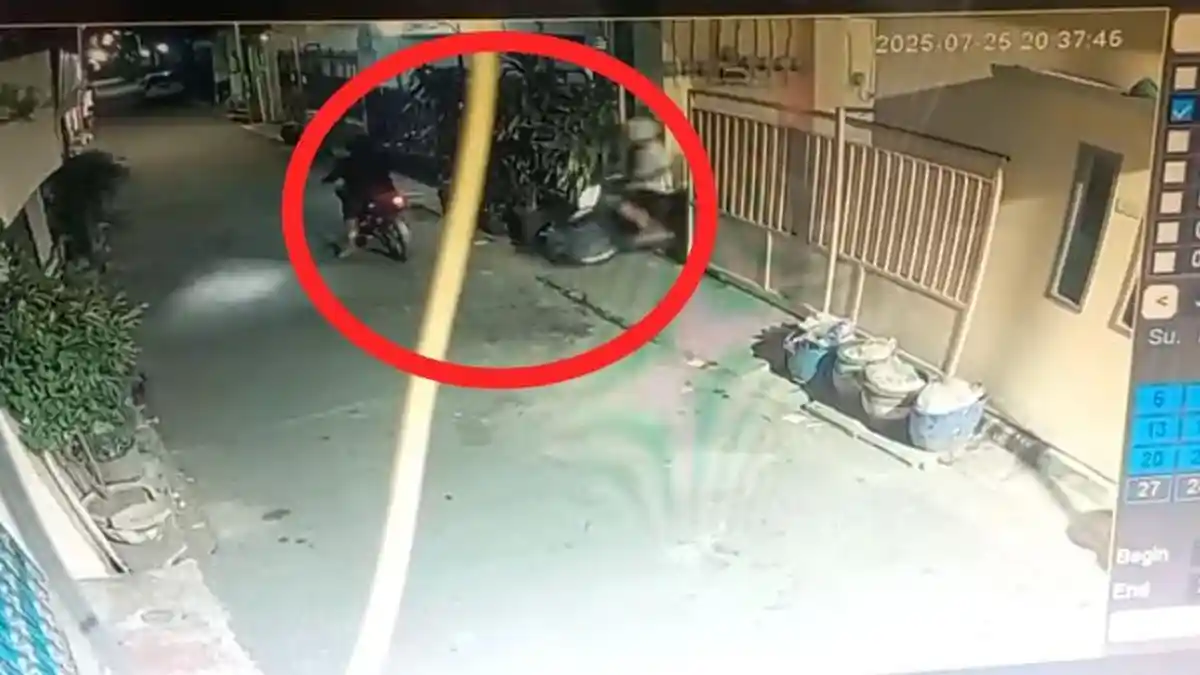 Motor ASN Surabaya Digondol Maling di Kos, Aksi Pelaku Bermotor Trail Terekam CCTV