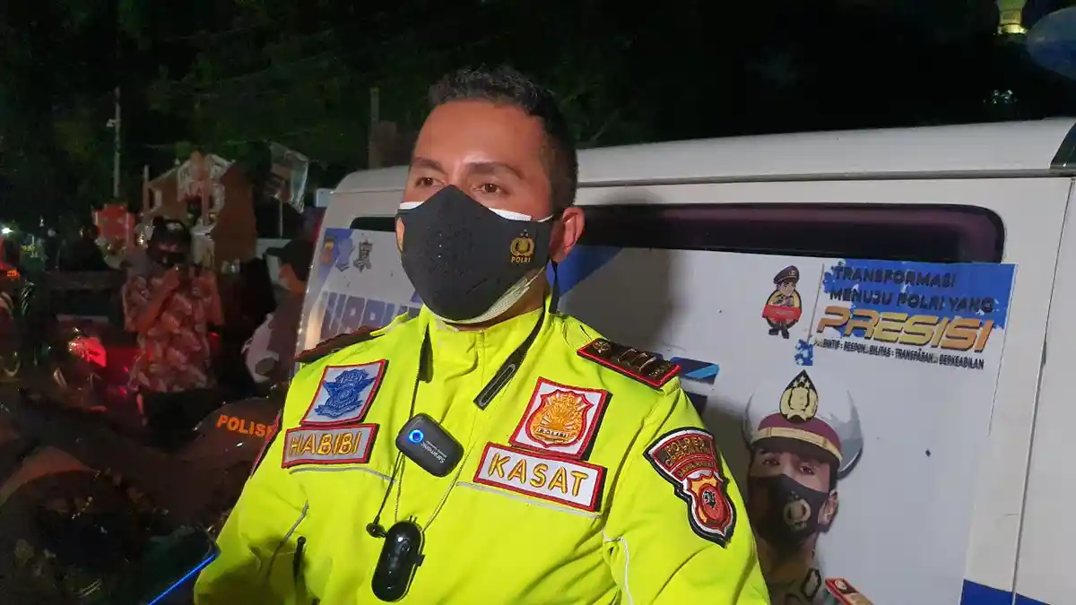 Polisi Mulai Berlakukan Contraflow di Tol Jakarta-Cikampek, Urai Kemacetan Arus Balik Long Weekend