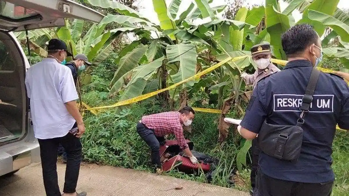 Mayat Pria Misterius Tanpa Kepala dan Kaki Ditemukan dalam Koper Merah di Bogor
