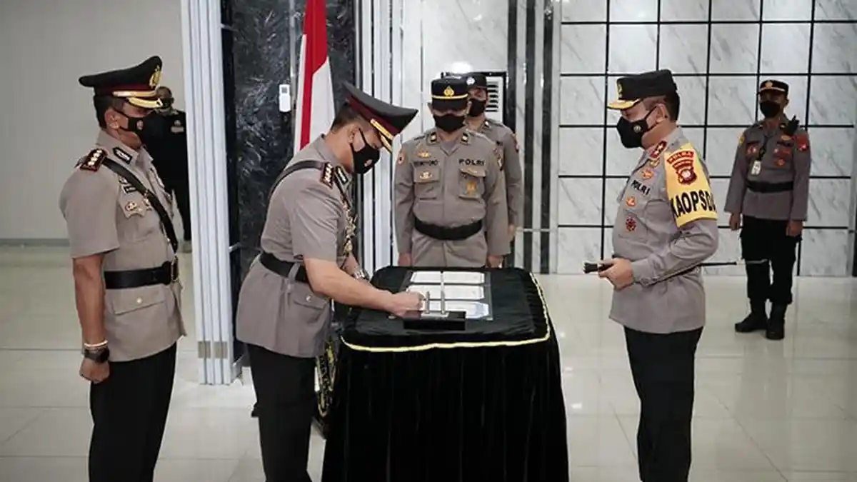 Kapolda Kalbar Pimpin Sertijab Dua Pejabat Utama dan Tiga Kapolres