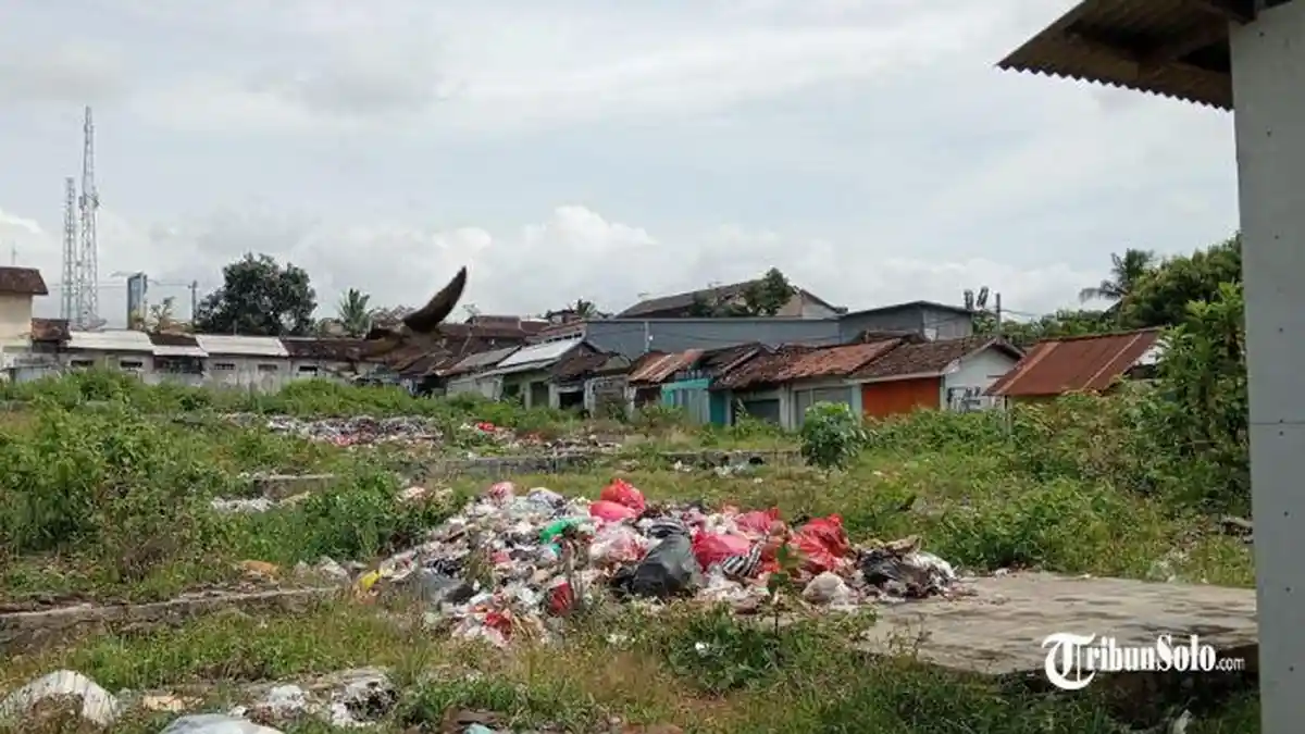 Area Pasar Slogohimo Wonogiri yang Terbakar Jadi Tempat Pembuangan Sampah, Picu Bau tak Sedap
