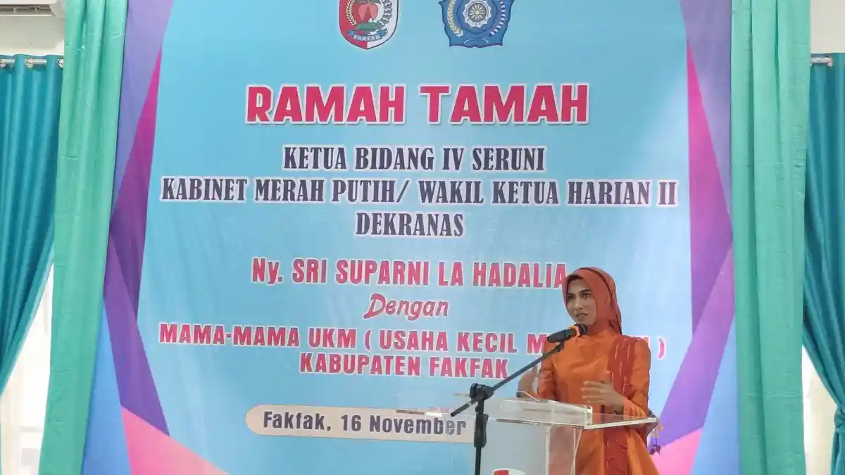 Sri Suparni Bahlil Tinjau UKM Mama-mama Binaan Dekranasda Fakfak