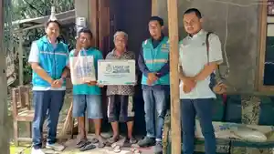 Senyum-Sutarto-di-Gunungkidul-Kini-Terang-Berkat-Program-Sambung-Listrik-Gratis-PLN.jpg