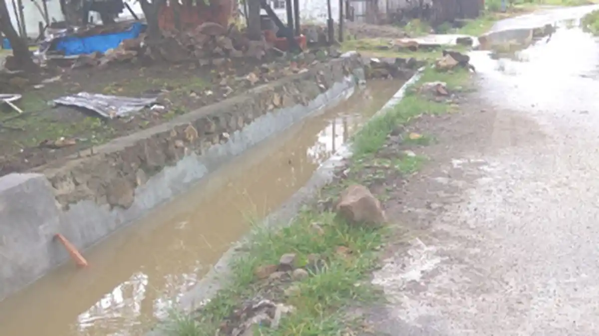 Warga Jalan Gabus Keluhkan Drainase