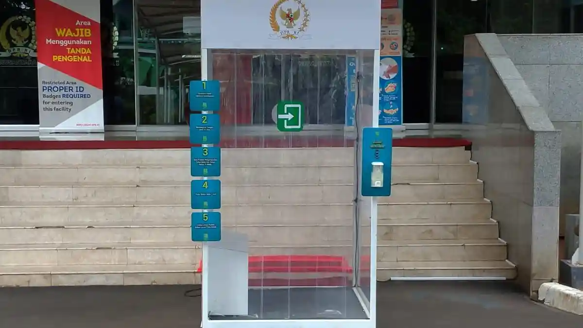 Jaga Jarak, Pakai Masker dan Sarung Tangan saat Paripurna DPR