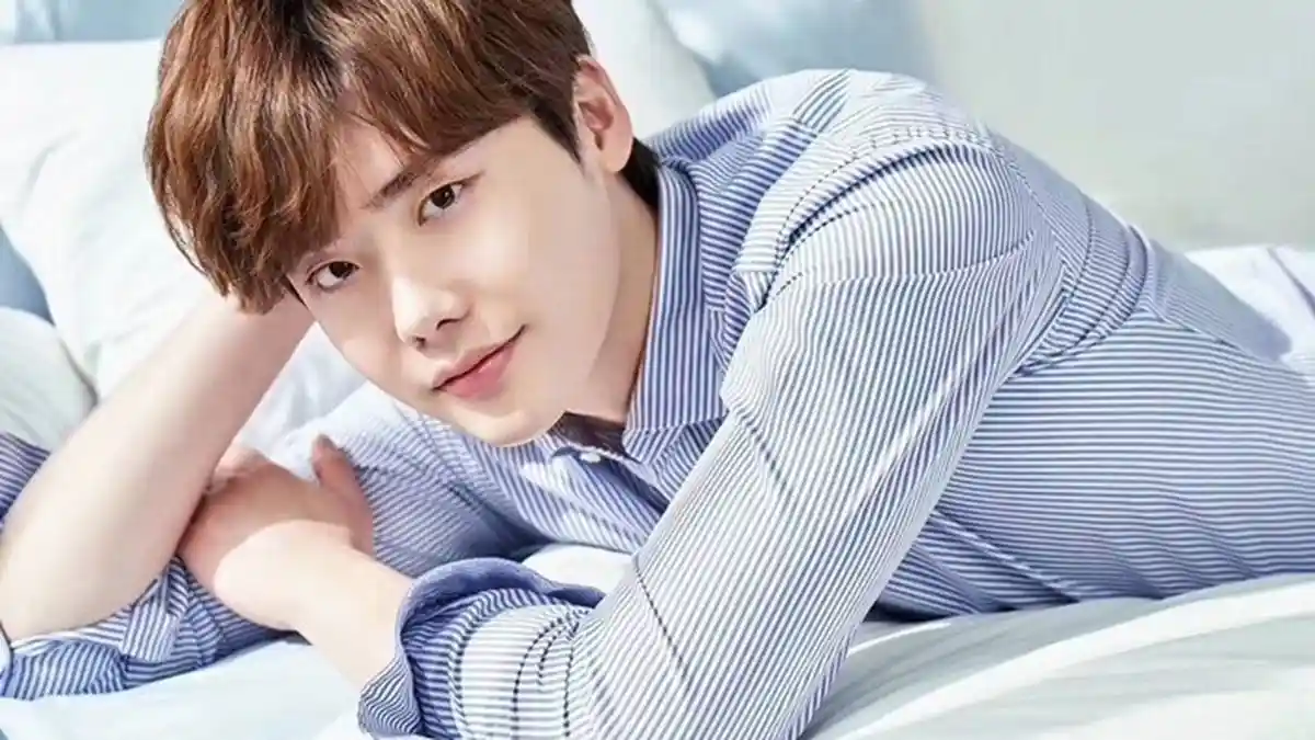 'Kencan' dengan Sosok yang Tak Terduga, Unggahan Lee Jong Suk Bikin Heboh Penggemar