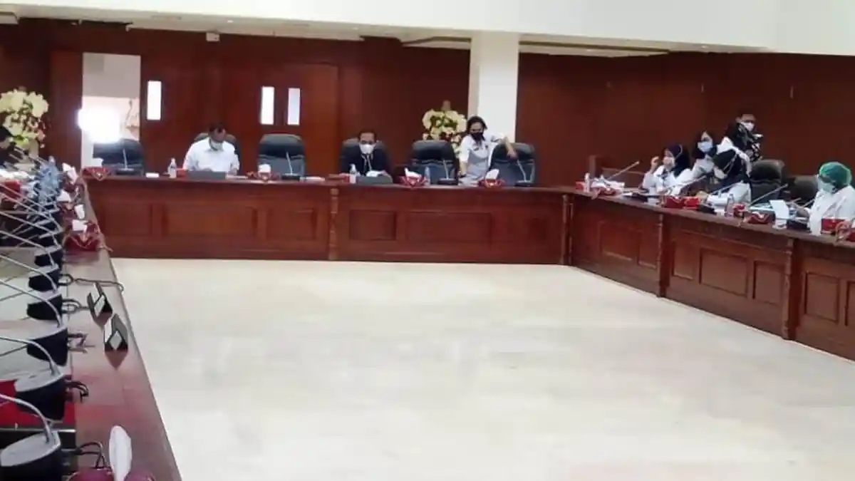 DPRD Provinsi Maluku Bahas APBD Tahun 2021 di Bulan November 2020