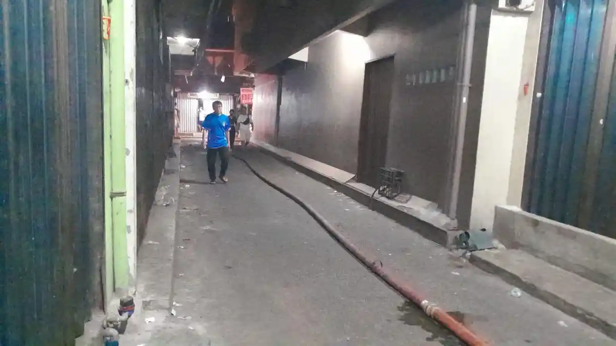 Kebakaran di Tanjungpinang Hari Ini, Damkar Terkenda Akses Jalan Menuju Pasar KUD