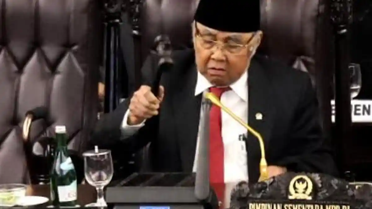 Sabam Sirait Dukung Penuh KPK Buru Terus Para Buronan