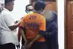 Geger Madiun: Istri Sah Murka Tuntut Tanggung Jawab Suami Berbaju Tahanan