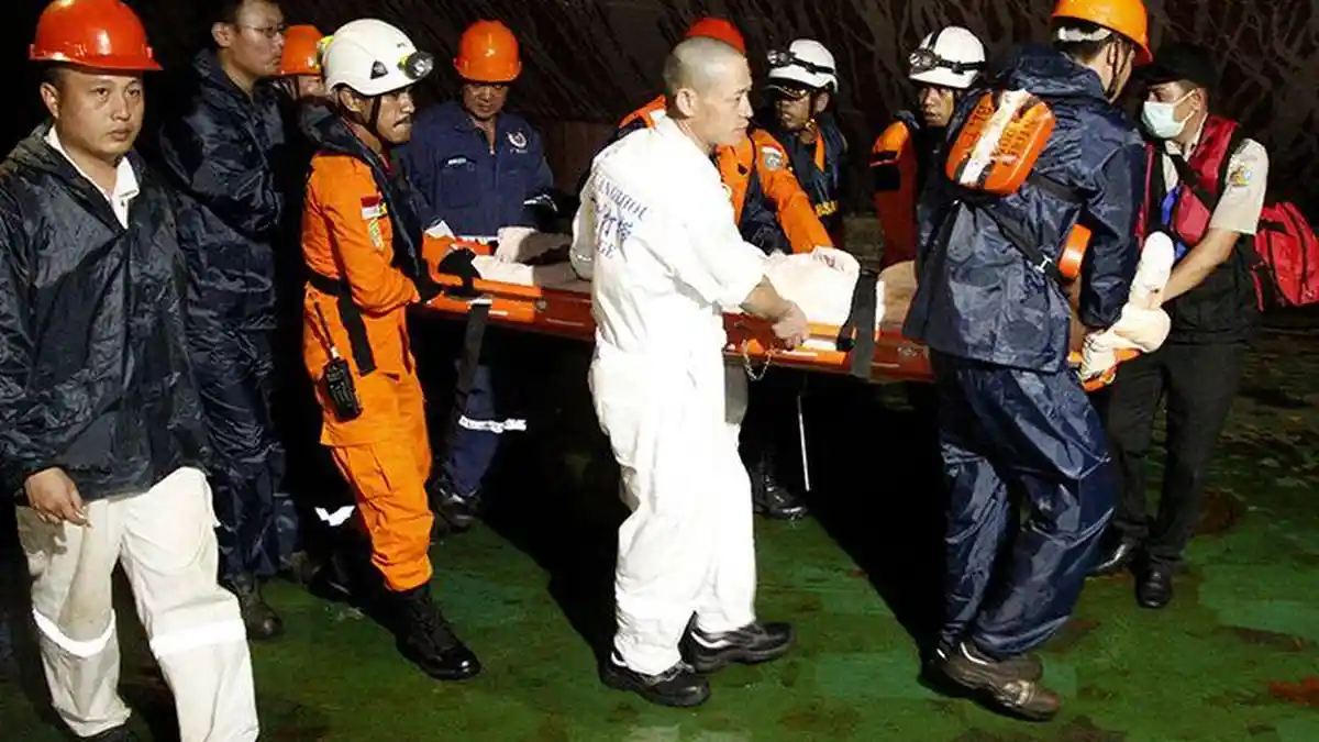 Tim Basarnas Aceh Evakuasi Seorang ABK Kapal China Korban Kecelakaan Kerja