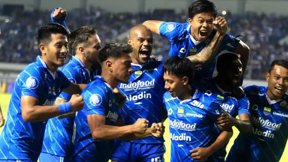 Update Transfer Persib Bandung, Dua Bek Kanan Pergi, Satu Gelandang Pasti Hengkang