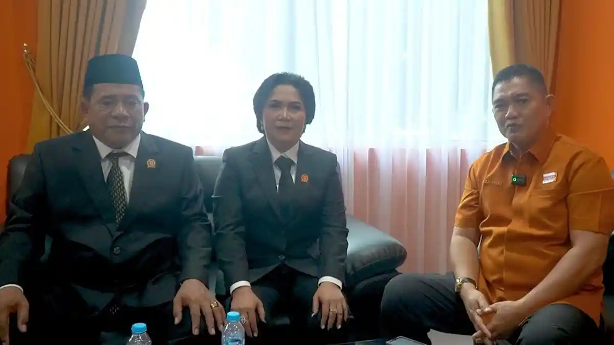 Ketua DPC Hanura Batam Raja Hery Mokhrizal Hadiri Pelantikan Anggota DPRD Batam