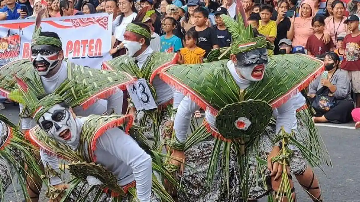 Semarak HUT ke-80 RI, Lomba Gerak Jalan Kocak di Buleleng Bali Curi Perhatian Ribuan Masyarakat 