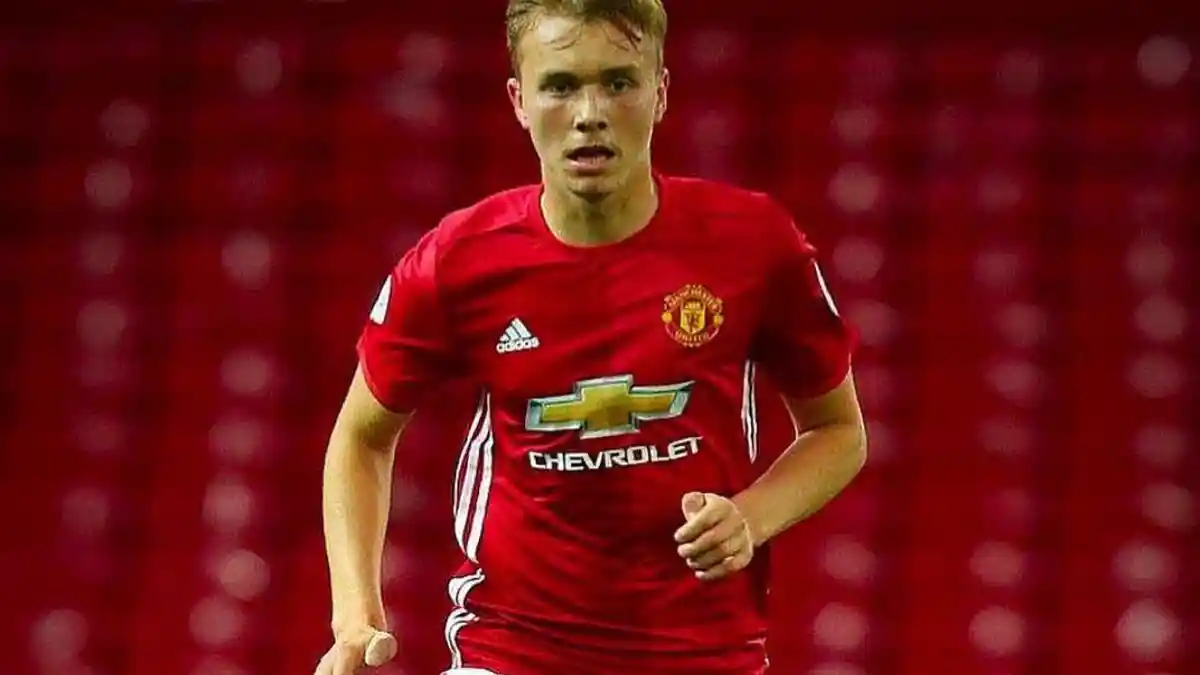 Keren! Gelandang Jebolan Manchester United Kini Jadi Pemain Semen Padang