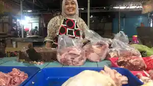 pedagang-ayam-Pasar-Ngaliyan.jpg