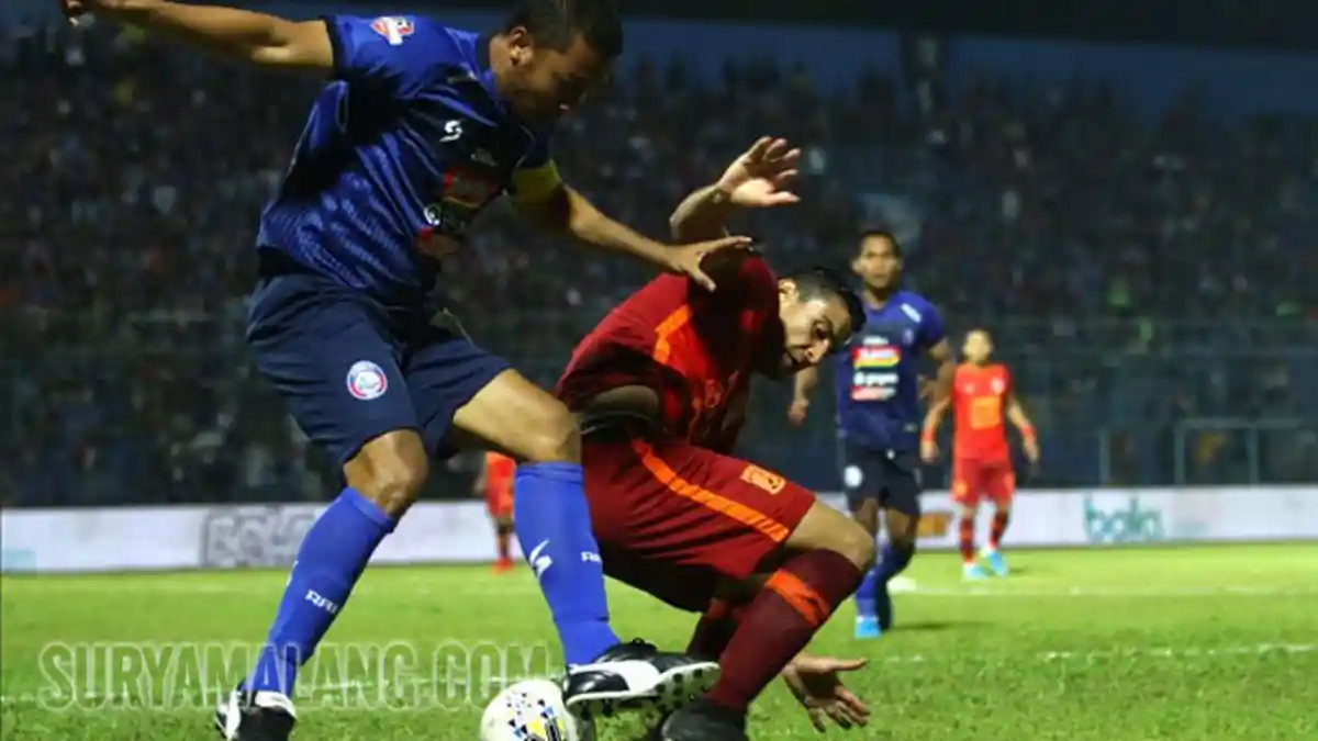 Kondisi Tim Terpuruk, Hamka Hamzah Ogah Dipusingkan Rivalitas Aremania Vs Suporter PSS Sleman