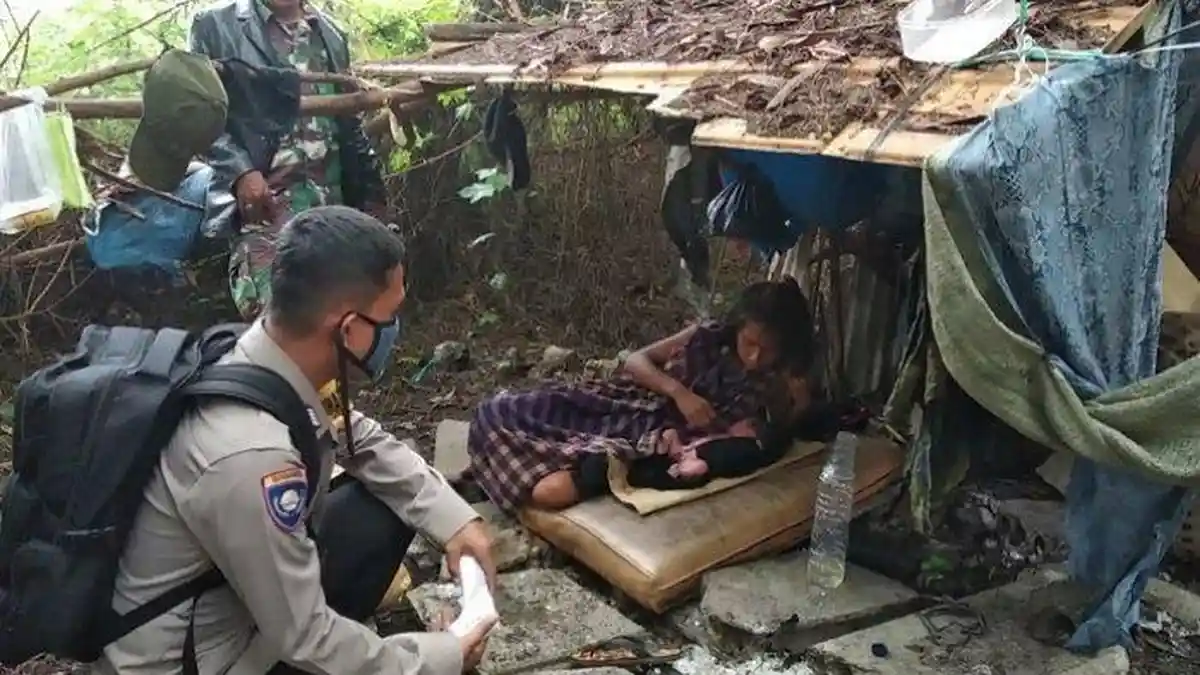 Cerita Wahati yang Melahirkan di Semak-semak dan Kolong Flyover Cengkareng 
