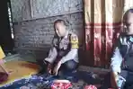 Polisi-sambangi-korban-kera.jpg