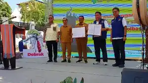 Foto-bersama-Direktur-Jenderal-Pencegahan-dan-Pengendalian-Penyakit-Kemenkes-RI-Maxi-Rein-Rondonuwu.jpg