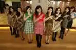 Karyawan Hotel Grand Clarion Peringati Hari Batik Nasional