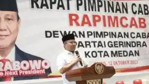 Sekretaris-Gerindra-Sumut-Sugiat-Santoso-saat-membuka-konsolidasi-partai.jpg