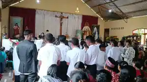 Suasana-misa-hari-raya-natal-di-Gereja-StTheresia-Mbata-Minggu-25-Desember-2022.jpg