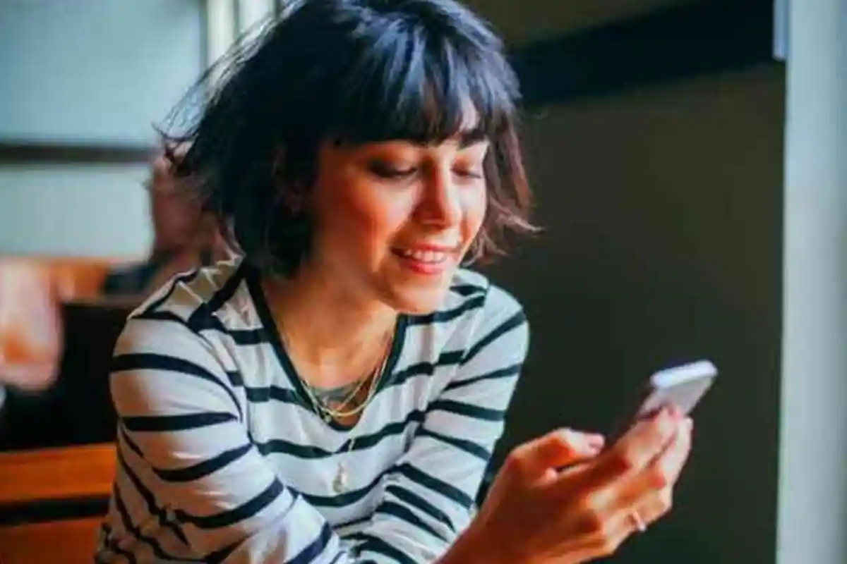 5 Zodiak Tercuek Soal Chattingan dengan Orang Lain, Aquarius Jarang Balas, Taurus Terlalu Malas