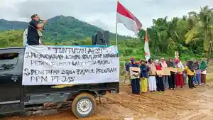 PT-JAS-yang-beroperasi-di-Halmahera-Timur-di-demo.jpg