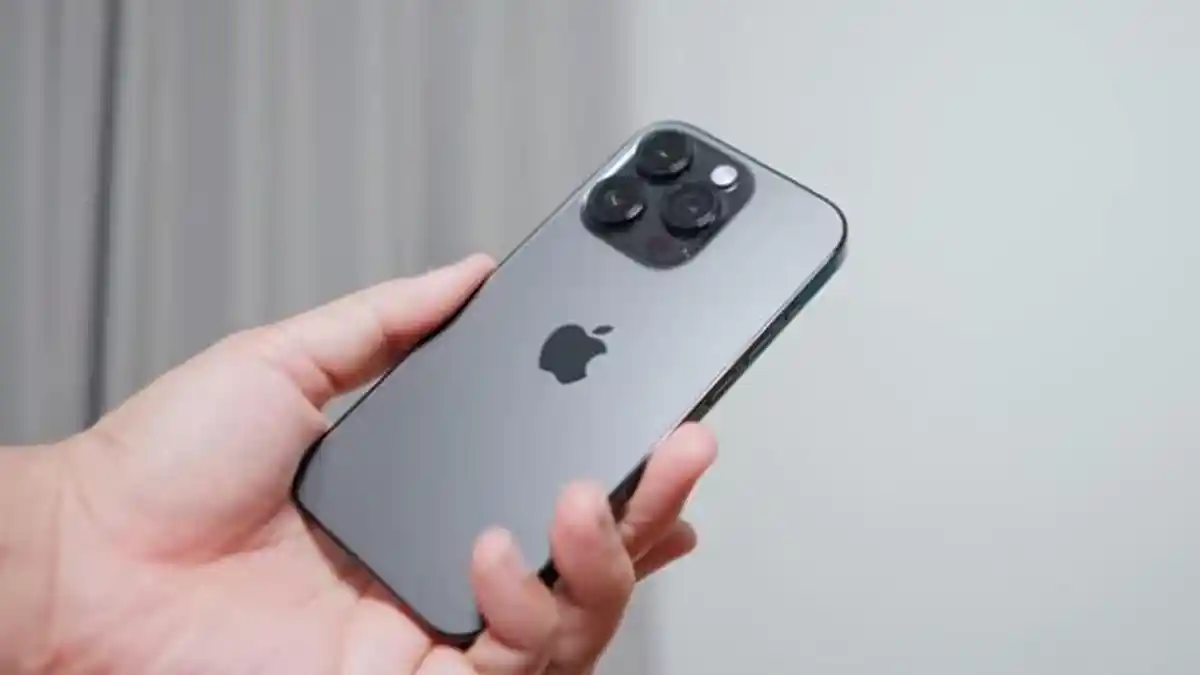 Cara Memperbesar Tampilan Baterai iPhone agar Persentase Daya Lebih ...