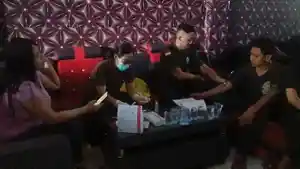 Suasana-saat-pelaksanaan-screening-kesehatan-s.jpg