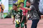 pelatih-persebaya-bejo-sugiantoro_20180812_151132.jpg