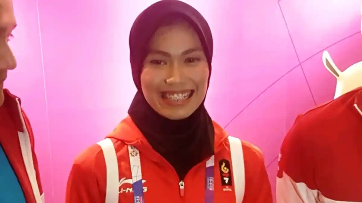 Defia Rosmaniar Saat ini Tercatat Sebagai Mahasiswi STIE Kesatuan dan UNJ