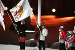 bendera-pon-diserahkan-gubernur-papua-lukas-enembe-kepada-ketum-koni-pusat.jpg