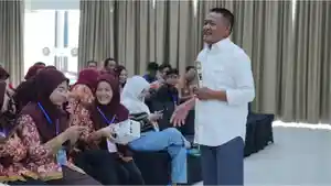 1Obon-Tabroni-sosialisasi-Program-Makan-Bergizi-Gratis-di-Lakeside-Tell-Hotel.jpg